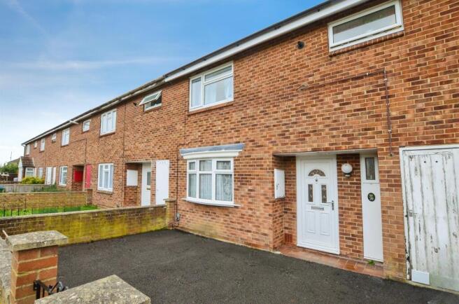 3 bed property, in Helford Close, £300,000