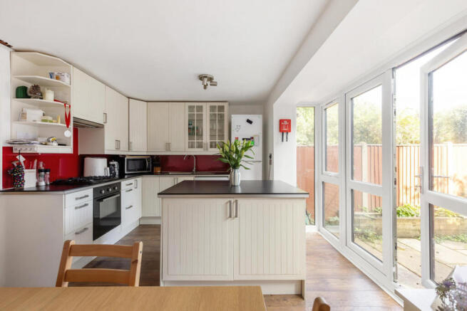 3 bed property, in Cheryls Close, £1,095,000