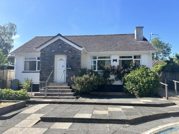 3 bed property, in Duckspond Road, £340,000
