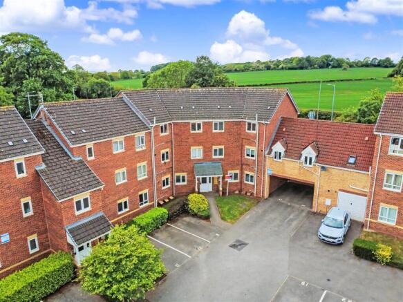 2 bed property, in Spring Gardens, £135,000