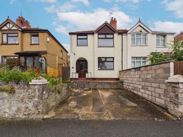 3 bed property, in Weavers Lane, £180,000