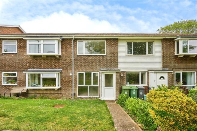 2 bed property, in Redver Gardens, £170,000