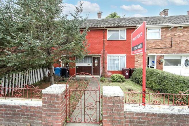 4 bed property, in Blakeacre Road, £170,000