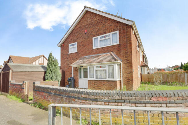 3 bed property, in New Century Road, £375,000