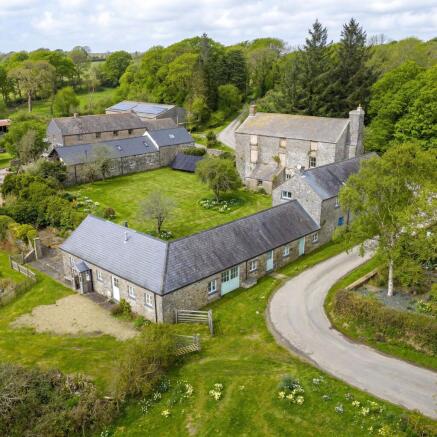 5 bed property, in Lawrenny, £750,000