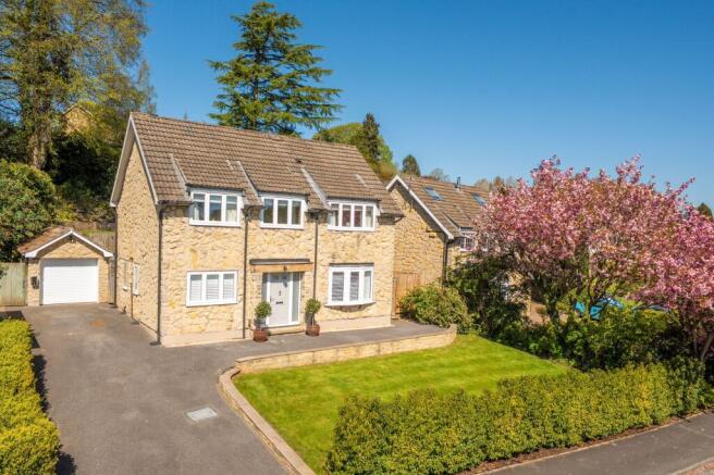 4 bed property, in Rosedale, £825,000
