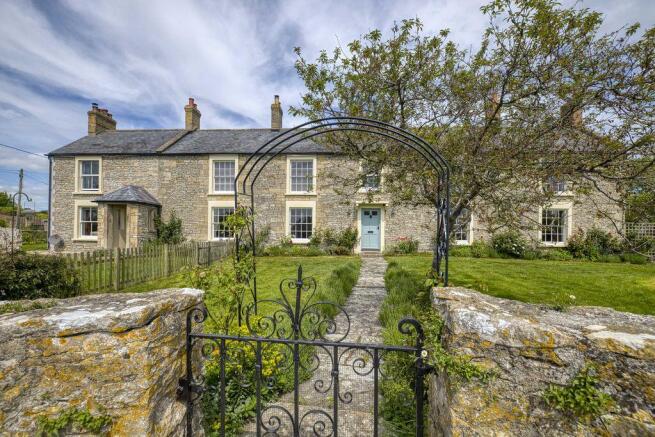7 bed property, in Stunning Georgian Farmhouse in village location, £1,250,000