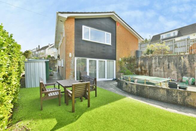 3 bed property, in St. Georges Road, £390,000