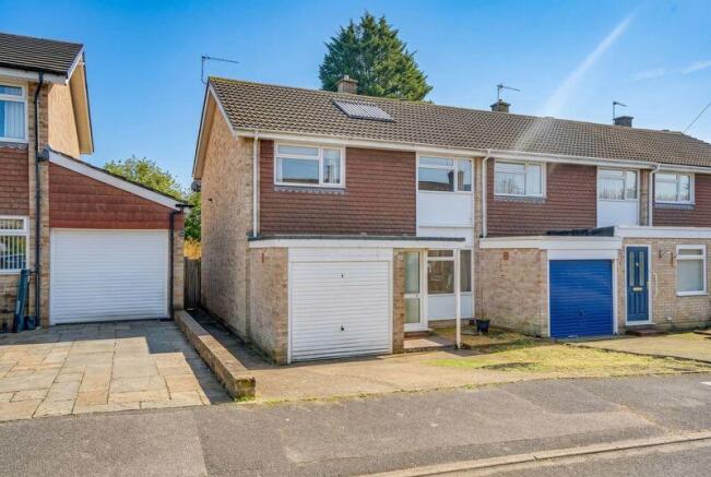 3 bed property, in Eastbrook Close, £315,000
