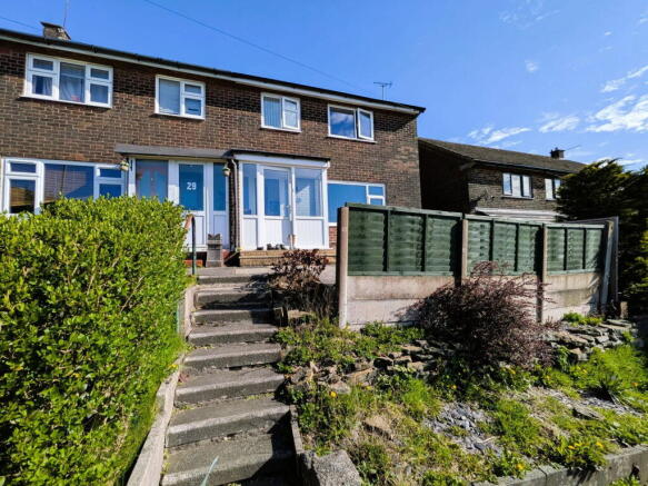 3 bed property, in 31 Brown Hill Drive, £250,000