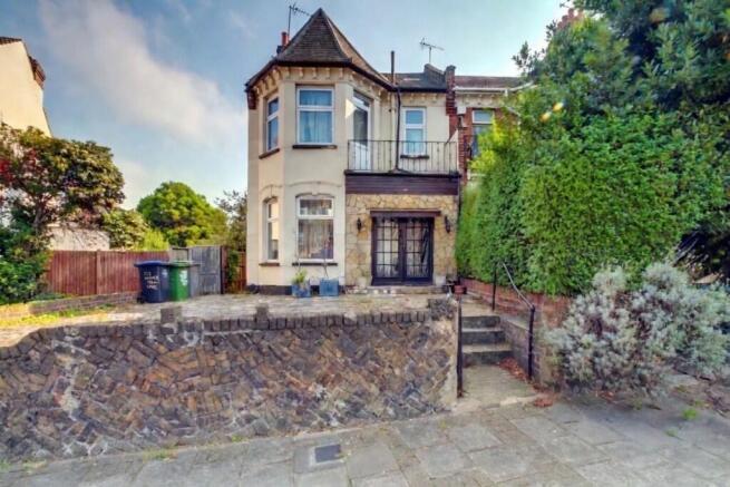 3 bed property, in Dudden Hill Lane, £649,950