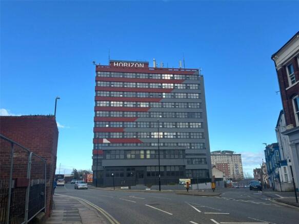 1 bed property, in Borough Road, £12,000