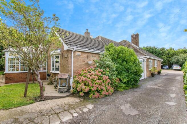 5 bed property, in Kirton Holme, £395,000