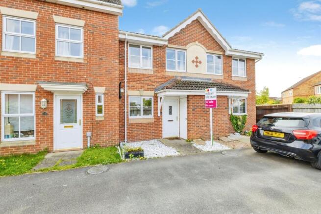 2 bed property, in Rockingham Close, £179,995