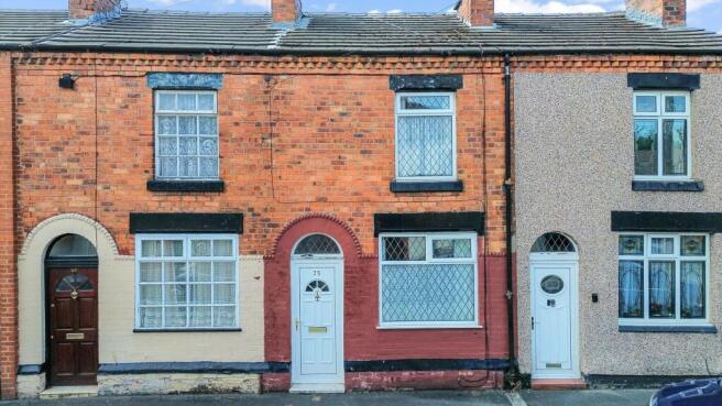 2 bed property, in Gladstone Street, £100,000