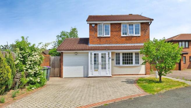 3 bed property, in Coniston Drive, £360,000