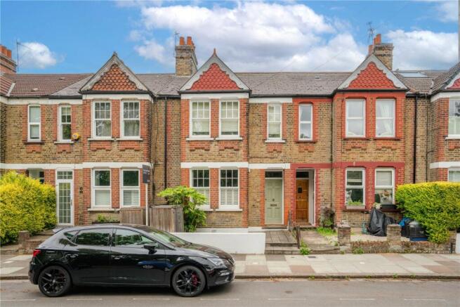 1 bed property, in North Road, £550,000