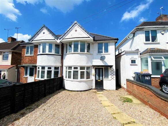 3 bed property, in Aldershaw Road, £245,000