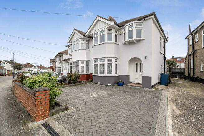 3 bed property, in Portland Crescent, £600,000