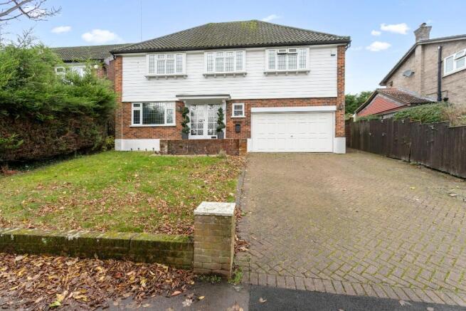 4 bed property, in Stanmore Way, £1,150,000