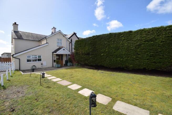 2 bed property, in Morfa Bychan, £295,000