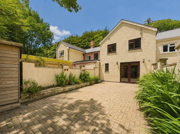 4 bed property, in Rehill Cottages, £375,000