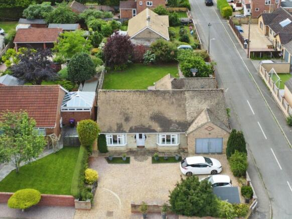 4 bed property, in Broadgate Lane, £460,000