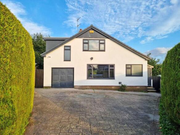 4 bed property, in Denbigh Drive, £585,000