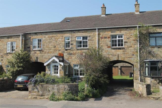 3 bed property, in Main Street, £315,000