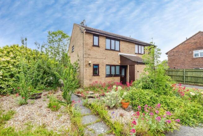1 bed property, in Atwater Grove, £110,000