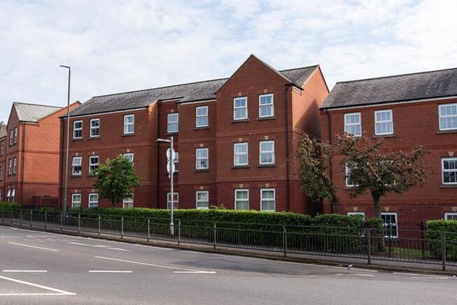 2 bed property, in Disraeli Crescent, £100,000