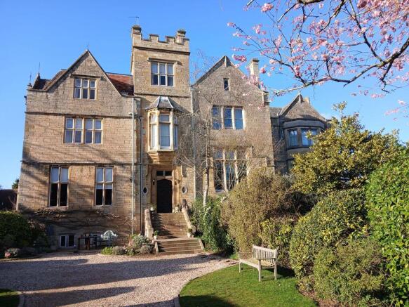 4 bed property, in Main Street, £995,000