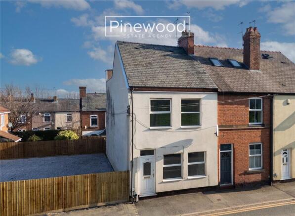 3 bed property, in High Street, £130,000