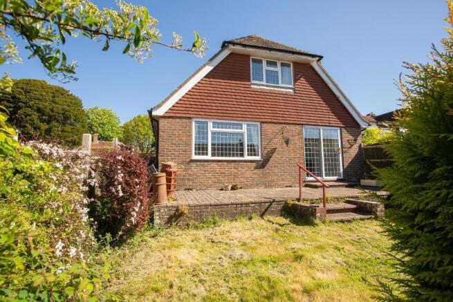 3 bed property, in Battle Road, £425,000