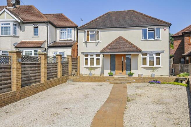 4 bed property, in Garston Crescent, £850,000