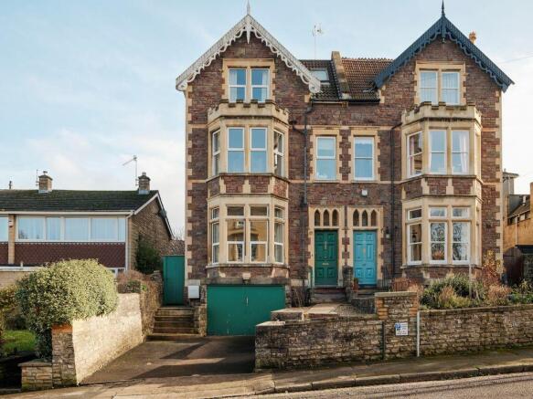 6 bed property, in Elmgrove Road, £1,100,000