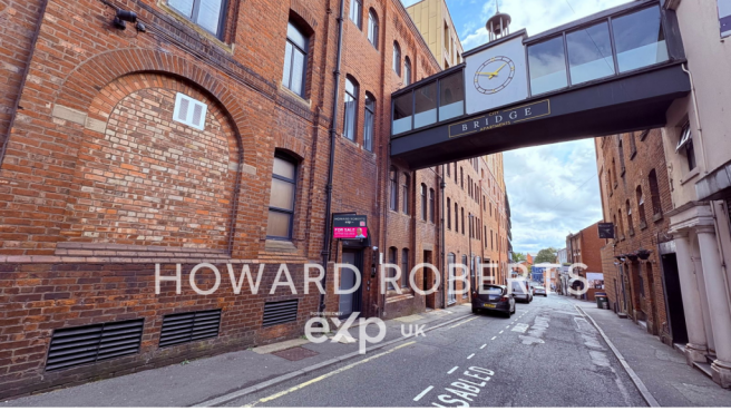 2 bed property, in City Bridge Apartments, £150,000
