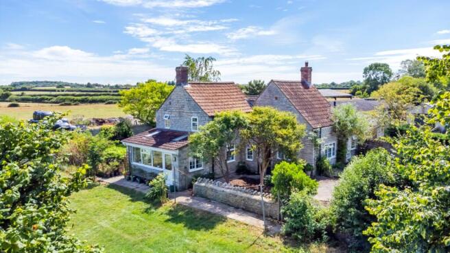 4 bed property, in Church Lane, £800,000