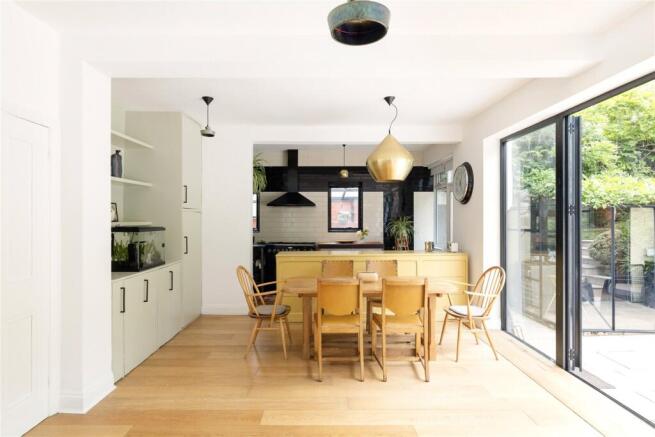 6 bed property, in Donnington Road, £2,750,000