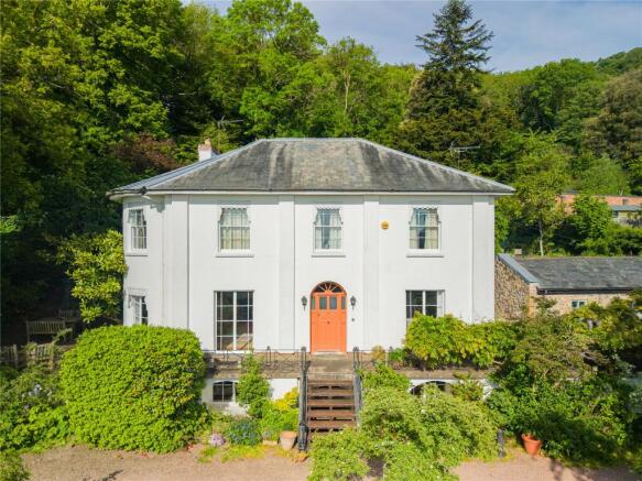 5 bed property, in Wells Road, £900,000