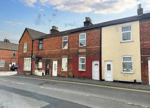 2 bed property, in Springfield Road, £85,000