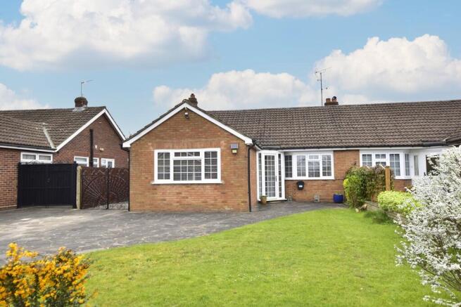 2 bed property, in Ashridge Drive, £525,000