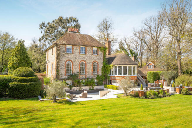 6 bed property, in Sheepcote Dell Road, £2,950,000