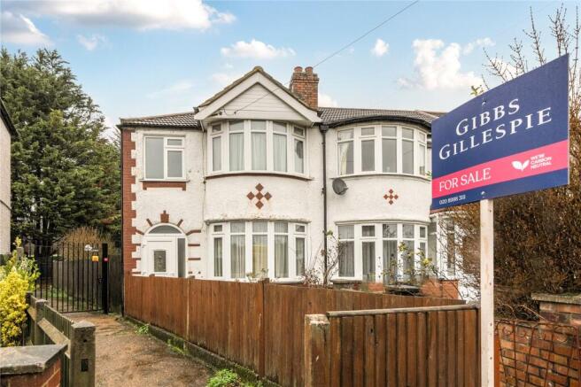 3 bed property, in Woodhouse Avenue, £535,000