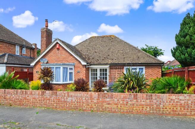 2 bed property, in Bury St Edmunds, £360,000
