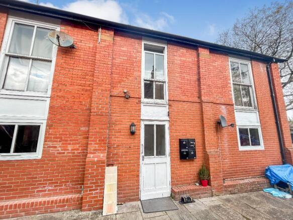 1 bed property, in Old Ship Yard, £120,000