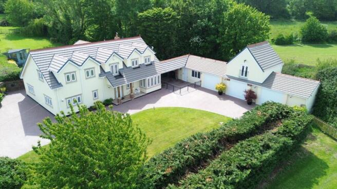 5 bed property, in Caeau Isa Farm, £740,000