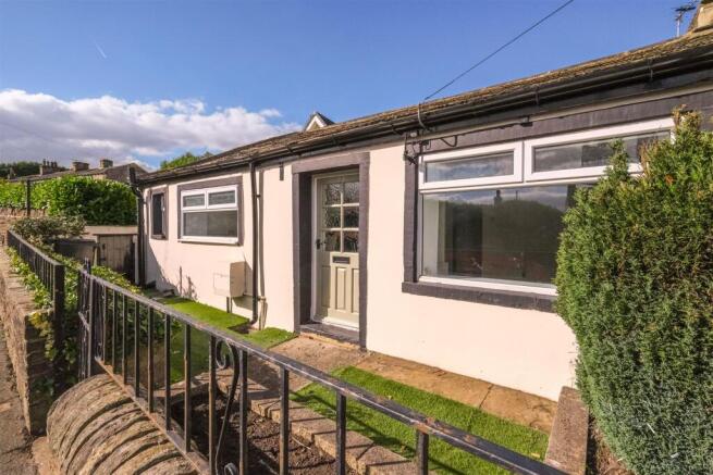 3 bed property, in Carr House Lane, £170,000