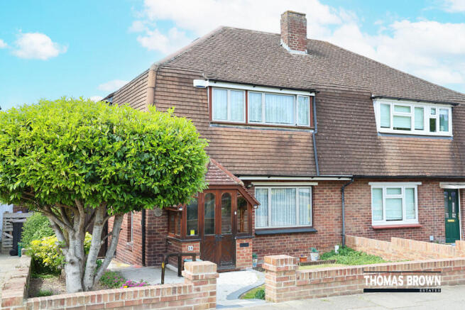 3 bed property, in Winchester Road, £500,000