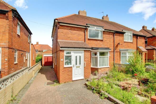 3 bed property, in Park House Road, £220,000